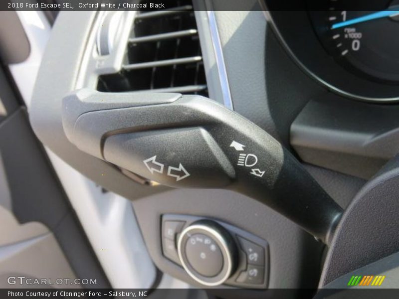 Oxford White / Charcoal Black 2018 Ford Escape SEL
