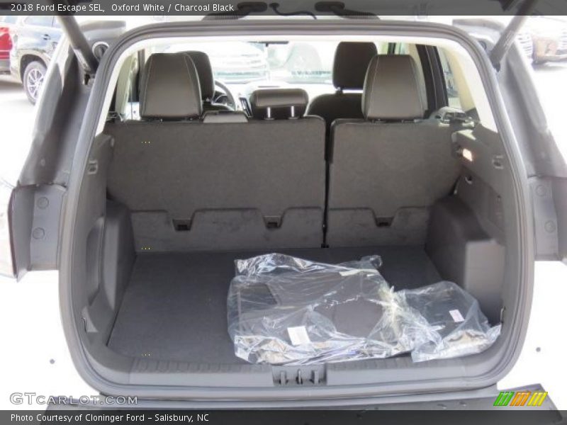 Oxford White / Charcoal Black 2018 Ford Escape SEL