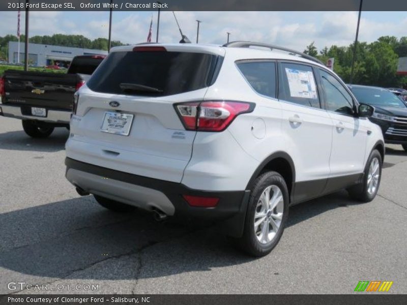 Oxford White / Charcoal Black 2018 Ford Escape SEL