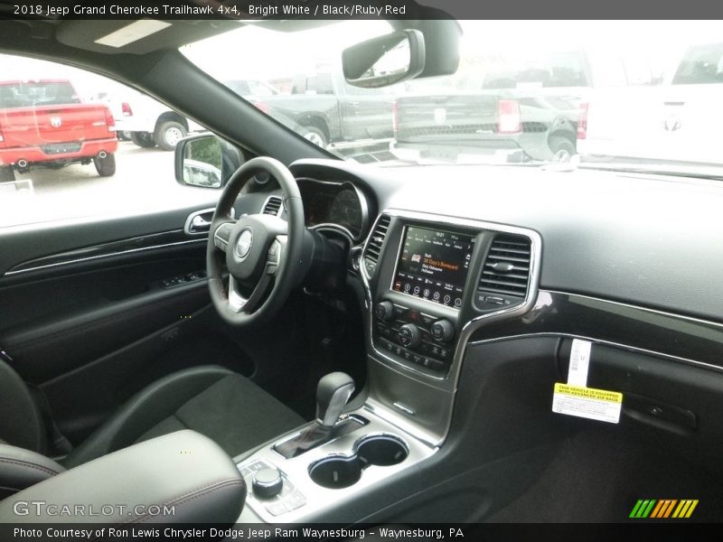 Bright White / Black/Ruby Red 2018 Jeep Grand Cherokee Trailhawk 4x4
