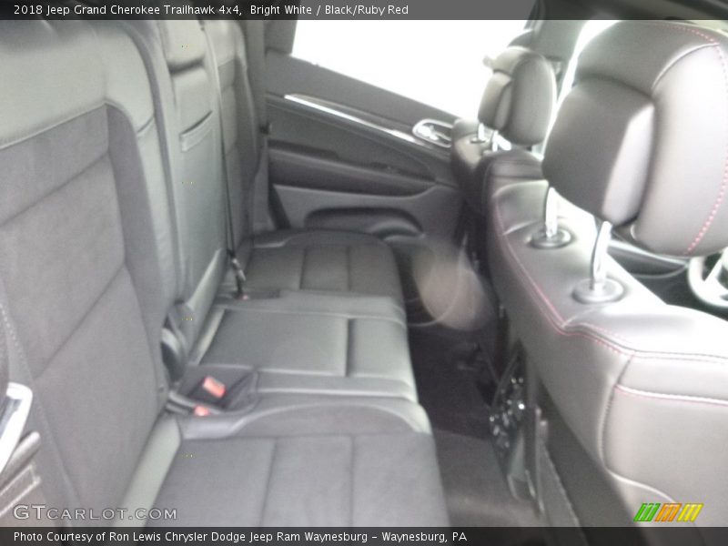 Bright White / Black/Ruby Red 2018 Jeep Grand Cherokee Trailhawk 4x4