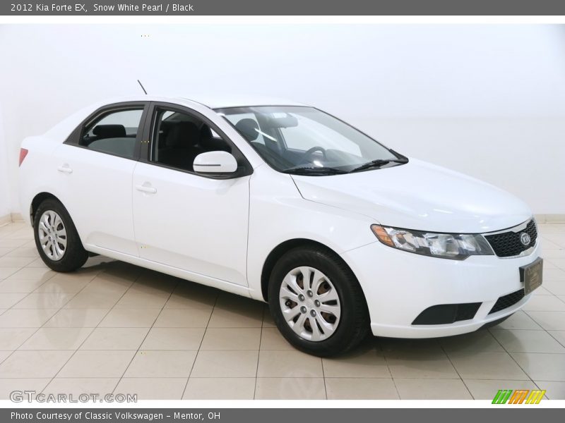 Snow White Pearl / Black 2012 Kia Forte EX