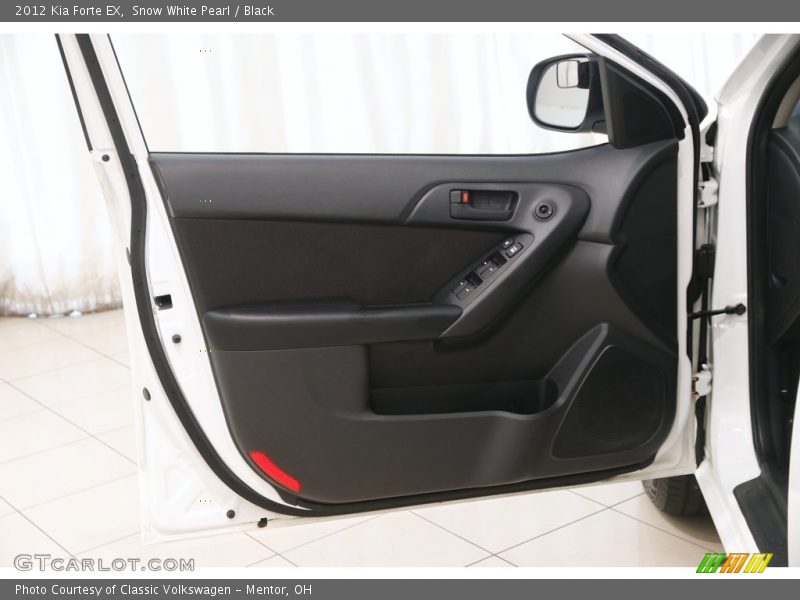 Snow White Pearl / Black 2012 Kia Forte EX