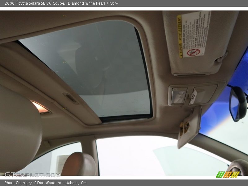 Diamond White Pearl / Ivory 2000 Toyota Solara SE V6 Coupe