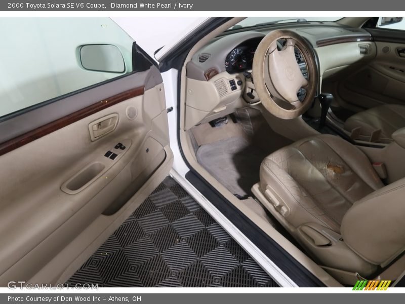 Diamond White Pearl / Ivory 2000 Toyota Solara SE V6 Coupe