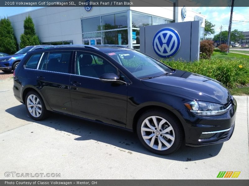 Deep Black Pearl / Titan Black 2018 Volkswagen Golf SportWagen SEL
