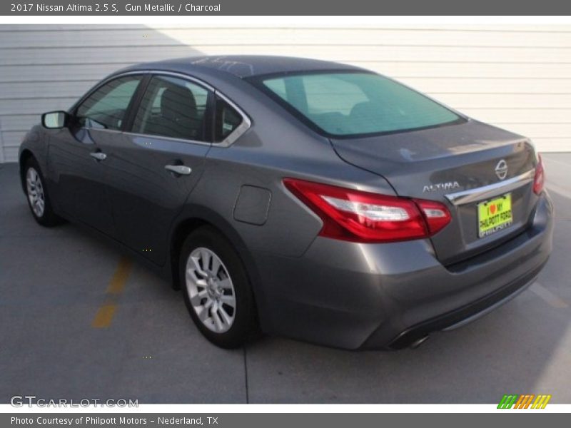 Gun Metallic / Charcoal 2017 Nissan Altima 2.5 S