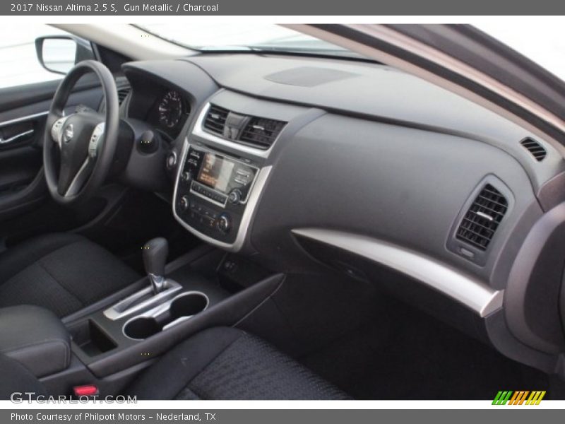 Gun Metallic / Charcoal 2017 Nissan Altima 2.5 S