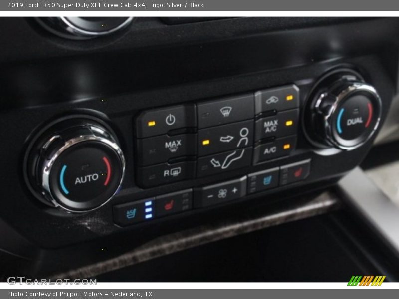 Ingot Silver / Black 2019 Ford F350 Super Duty XLT Crew Cab 4x4