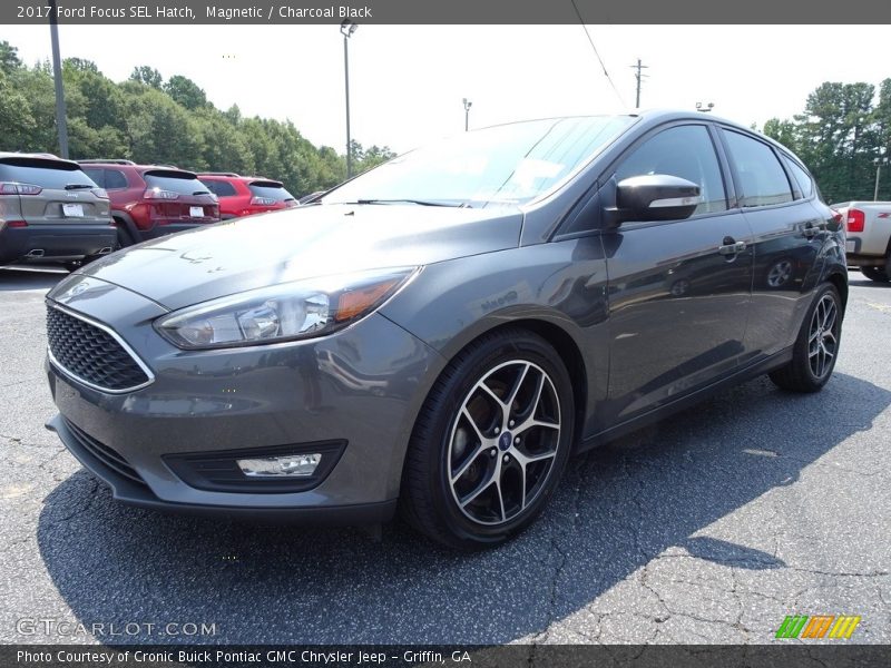 Magnetic / Charcoal Black 2017 Ford Focus SEL Hatch