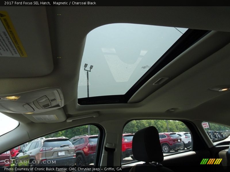 Magnetic / Charcoal Black 2017 Ford Focus SEL Hatch