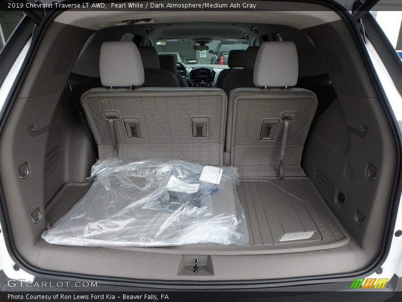 Pearl White / Dark Atmosphere/Medium Ash Gray 2019 Chevrolet Traverse LT AWD