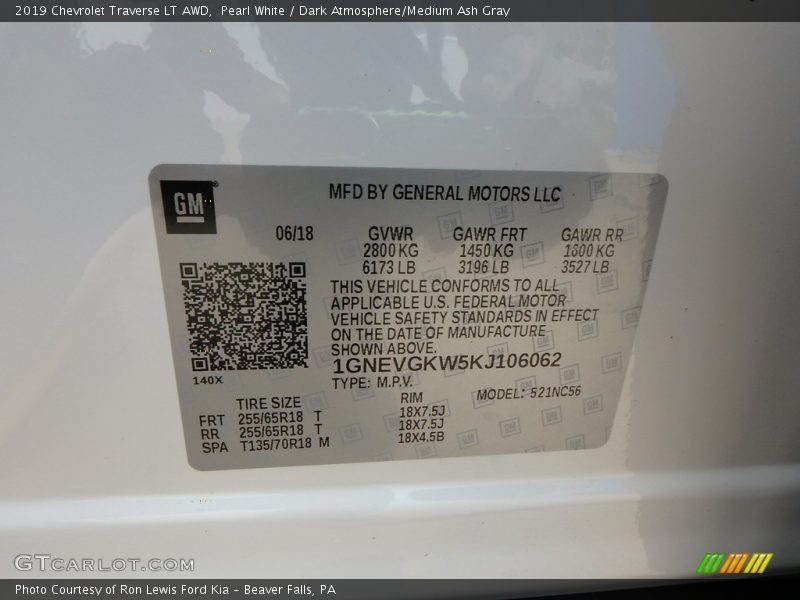 Pearl White / Dark Atmosphere/Medium Ash Gray 2019 Chevrolet Traverse LT AWD