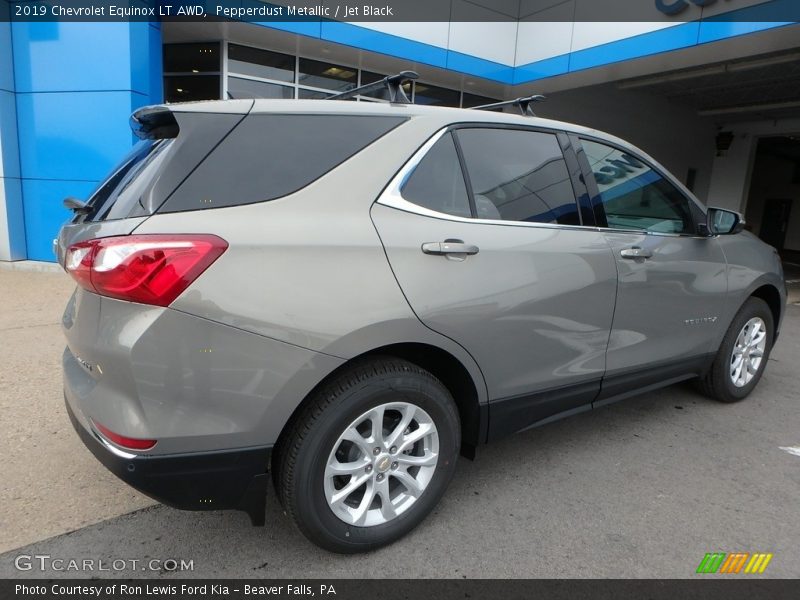 Pepperdust Metallic / Jet Black 2019 Chevrolet Equinox LT AWD