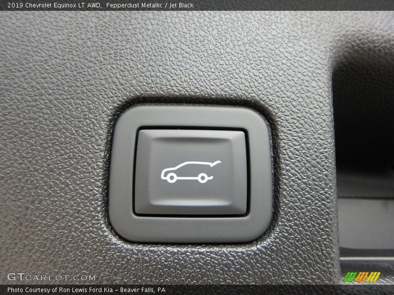 Pepperdust Metallic / Jet Black 2019 Chevrolet Equinox LT AWD