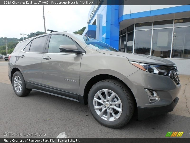 Pepperdust Metallic / Jet Black 2019 Chevrolet Equinox LT AWD