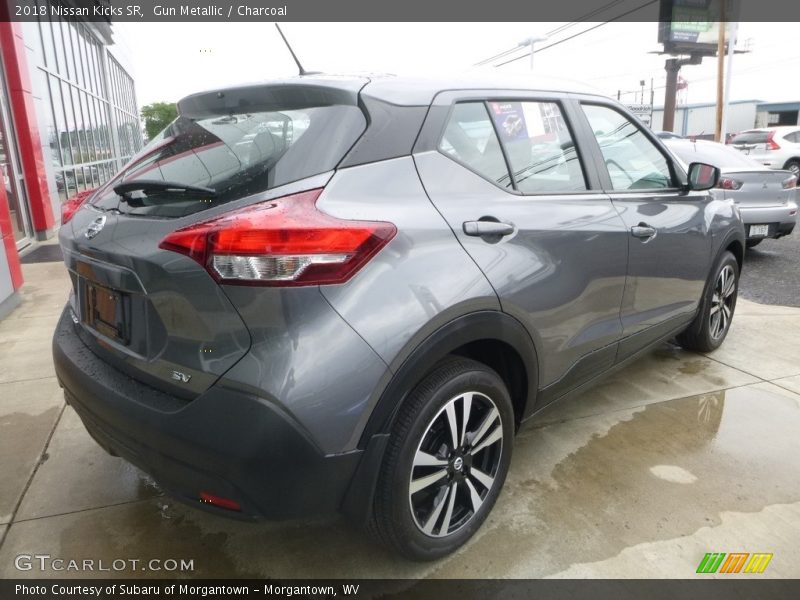 Gun Metallic / Charcoal 2018 Nissan Kicks SR