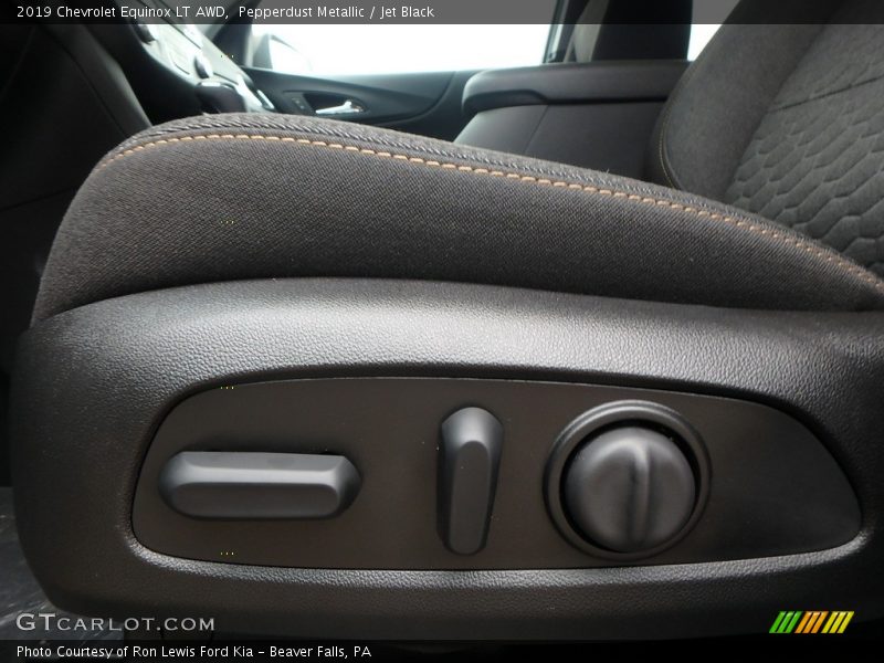 Pepperdust Metallic / Jet Black 2019 Chevrolet Equinox LT AWD
