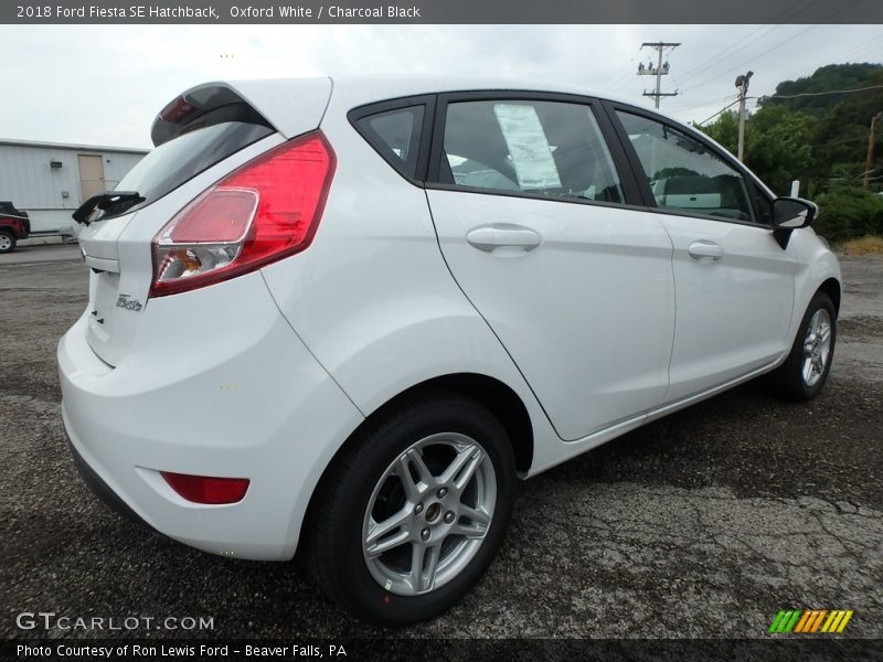 Oxford White / Charcoal Black 2018 Ford Fiesta SE Hatchback