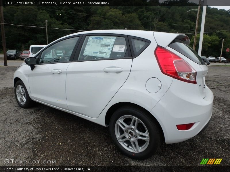 Oxford White / Charcoal Black 2018 Ford Fiesta SE Hatchback