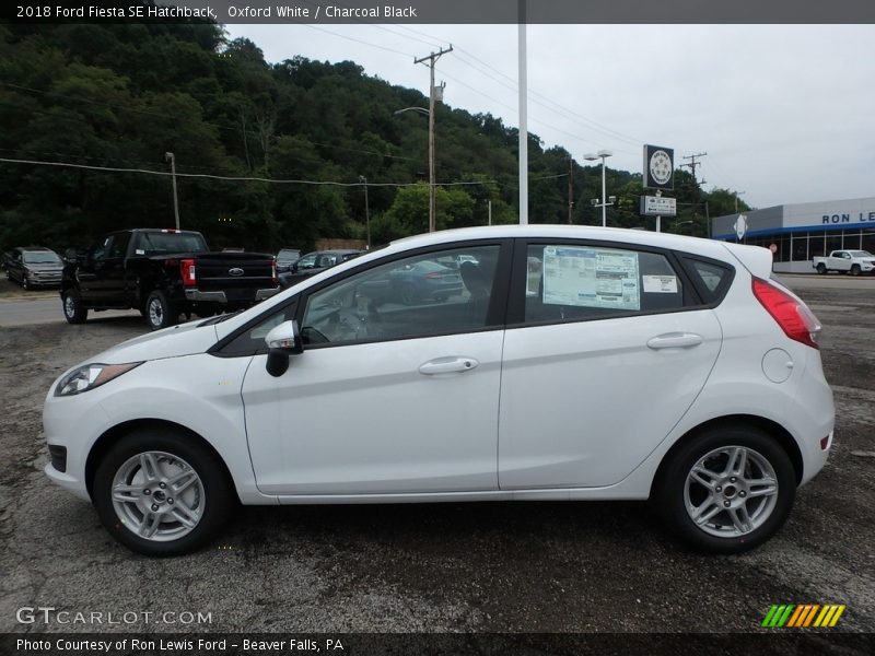 Oxford White / Charcoal Black 2018 Ford Fiesta SE Hatchback