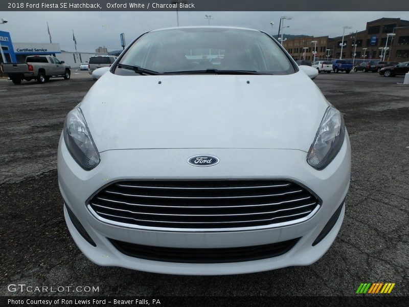 Oxford White / Charcoal Black 2018 Ford Fiesta SE Hatchback