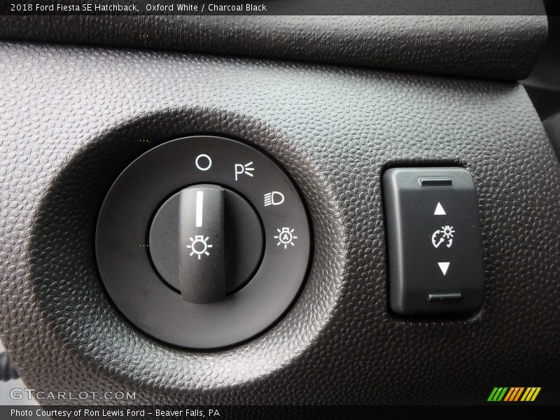 Controls of 2018 Fiesta SE Hatchback