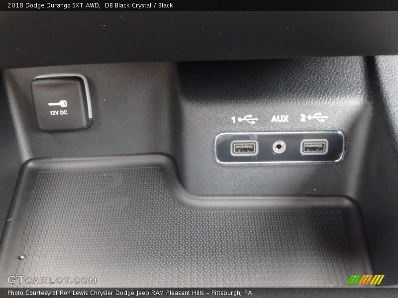 DB Black Crystal / Black 2018 Dodge Durango SXT AWD