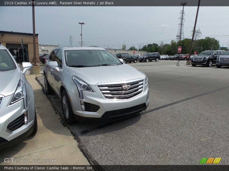 Radiant Silver Metallic / Jet Black 2019 Cadillac XT5 Luxury AWD