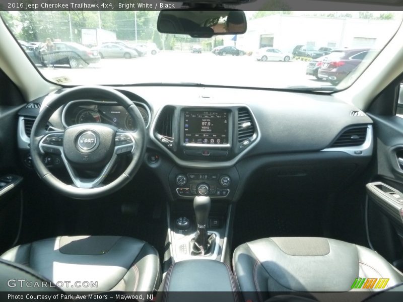 Bright White / Black 2016 Jeep Cherokee Trailhawk 4x4