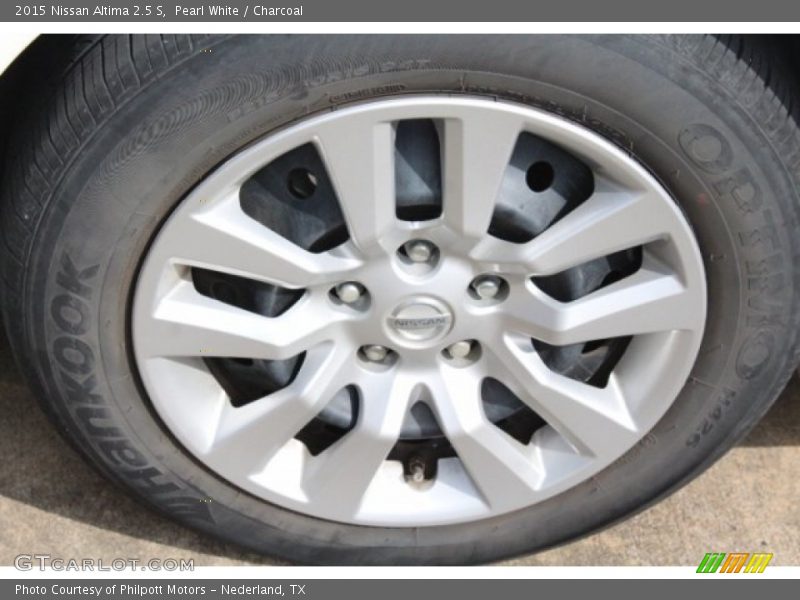 Pearl White / Charcoal 2015 Nissan Altima 2.5 S