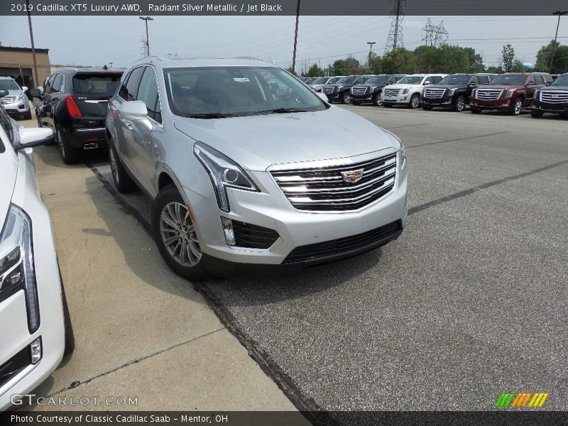 Radiant Silver Metallic / Jet Black 2019 Cadillac XT5 Luxury AWD