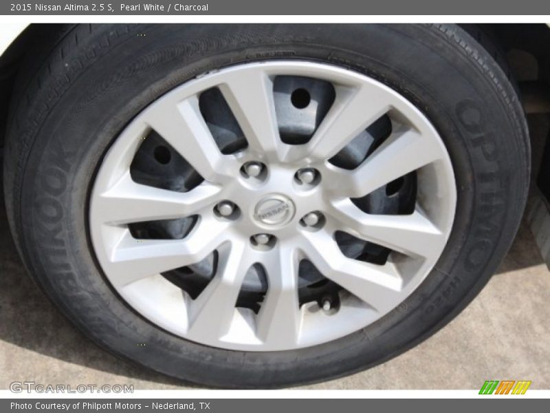 Pearl White / Charcoal 2015 Nissan Altima 2.5 S