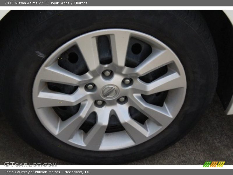 Pearl White / Charcoal 2015 Nissan Altima 2.5 S