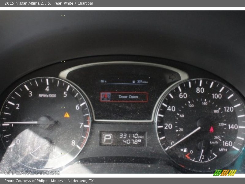 Pearl White / Charcoal 2015 Nissan Altima 2.5 S