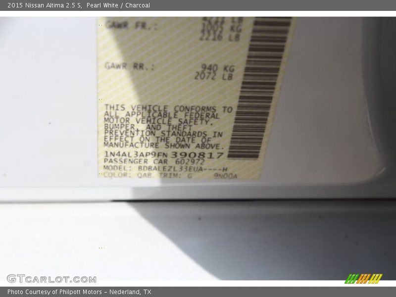 Pearl White / Charcoal 2015 Nissan Altima 2.5 S