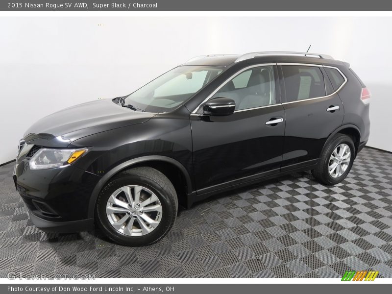 Super Black / Charcoal 2015 Nissan Rogue SV AWD