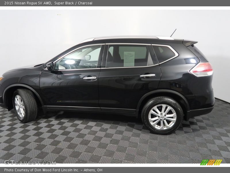 Super Black / Charcoal 2015 Nissan Rogue SV AWD