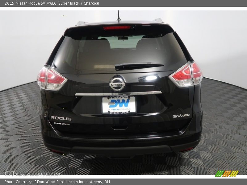 Super Black / Charcoal 2015 Nissan Rogue SV AWD