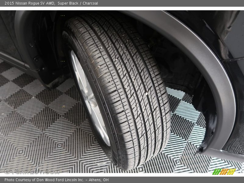 Super Black / Charcoal 2015 Nissan Rogue SV AWD