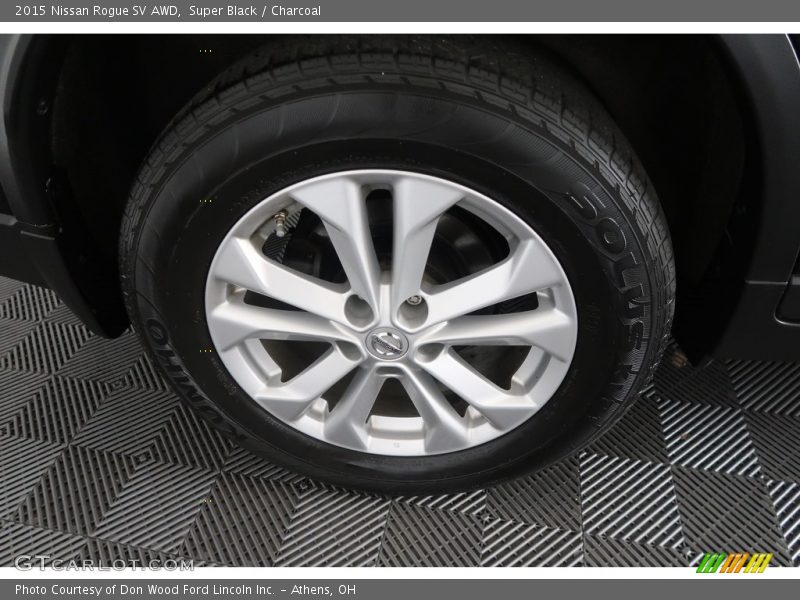 Super Black / Charcoal 2015 Nissan Rogue SV AWD