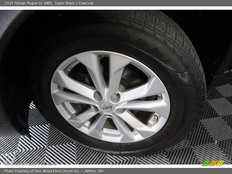 Super Black / Charcoal 2015 Nissan Rogue SV AWD