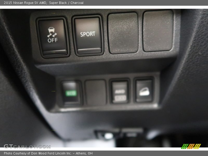 Super Black / Charcoal 2015 Nissan Rogue SV AWD