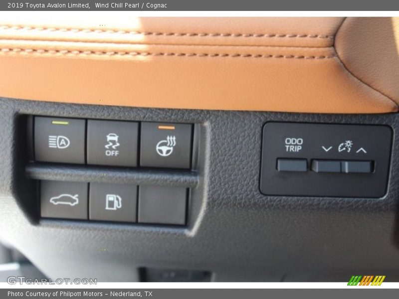 Wind Chill Pearl / Cognac 2019 Toyota Avalon Limited