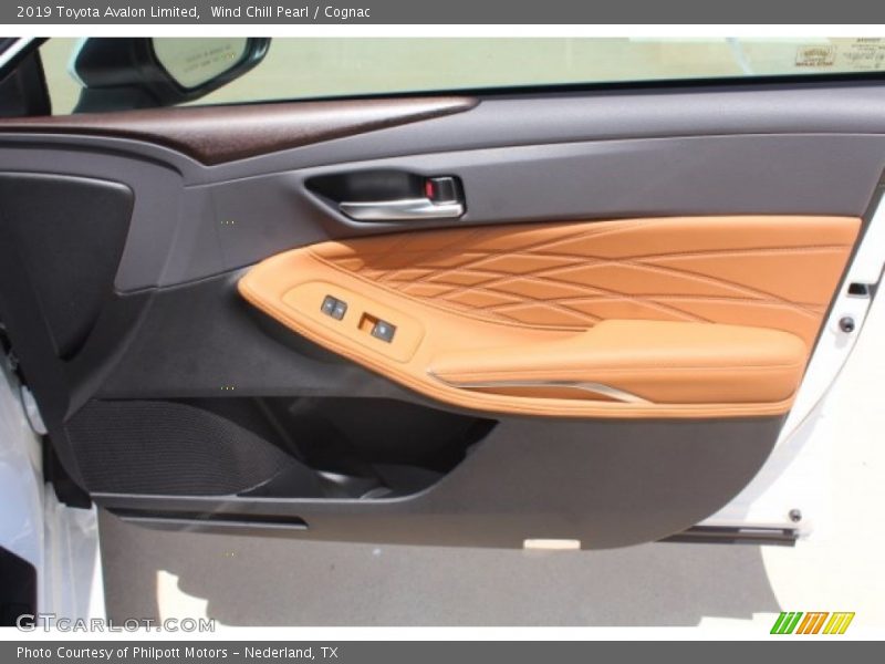 Wind Chill Pearl / Cognac 2019 Toyota Avalon Limited