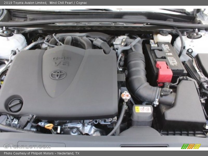 Wind Chill Pearl / Cognac 2019 Toyota Avalon Limited