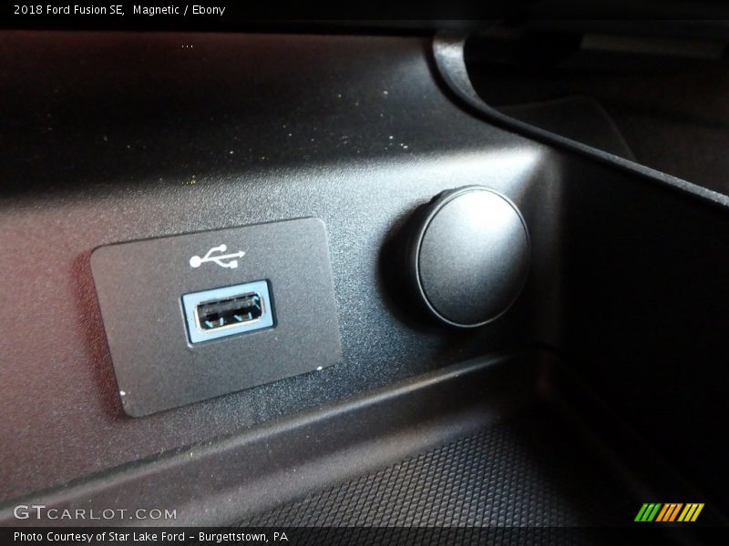 Magnetic / Ebony 2018 Ford Fusion SE