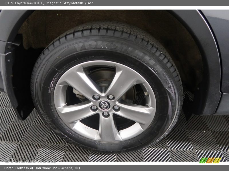 Magnetic Gray Metallic / Ash 2015 Toyota RAV4 XLE