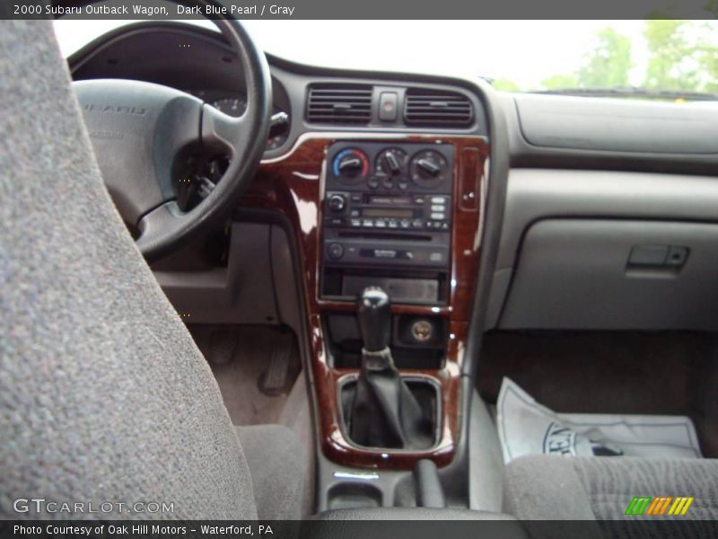 Dark Blue Pearl / Gray 2000 Subaru Outback Wagon