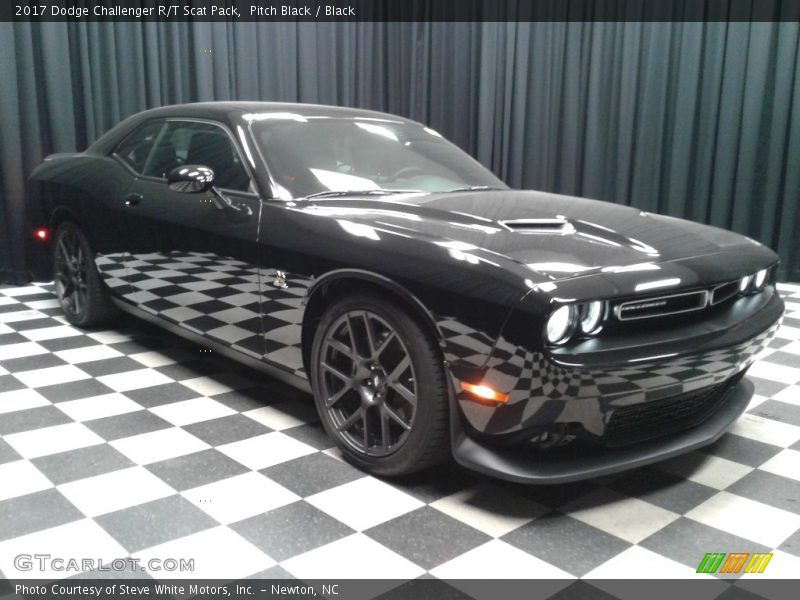 Pitch Black / Black 2017 Dodge Challenger R/T Scat Pack
